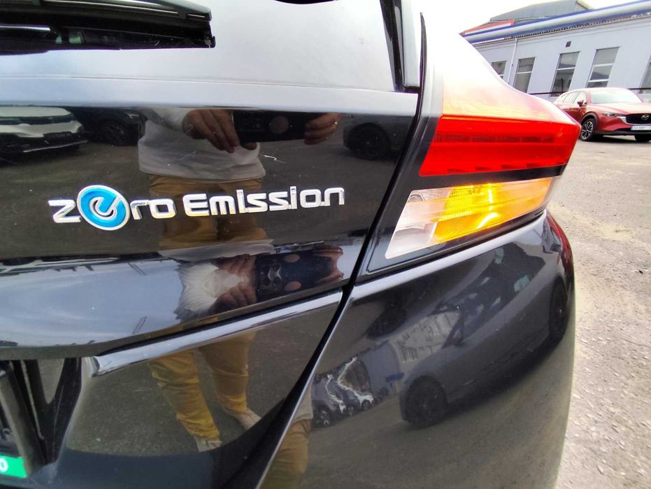 NISSAN LEAF II N-Connecta 40 квт на 270 км