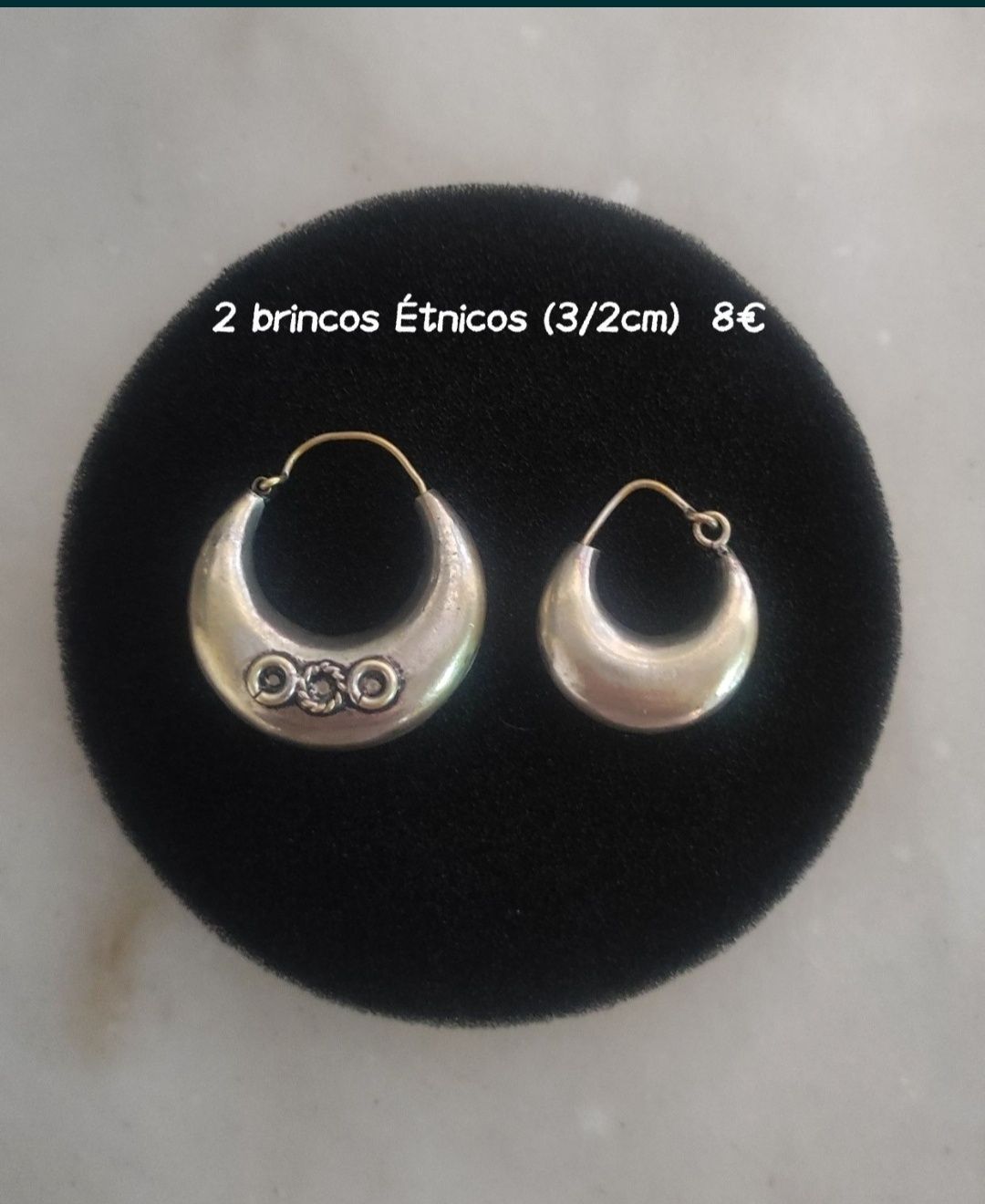 Vários brincos Étnicos