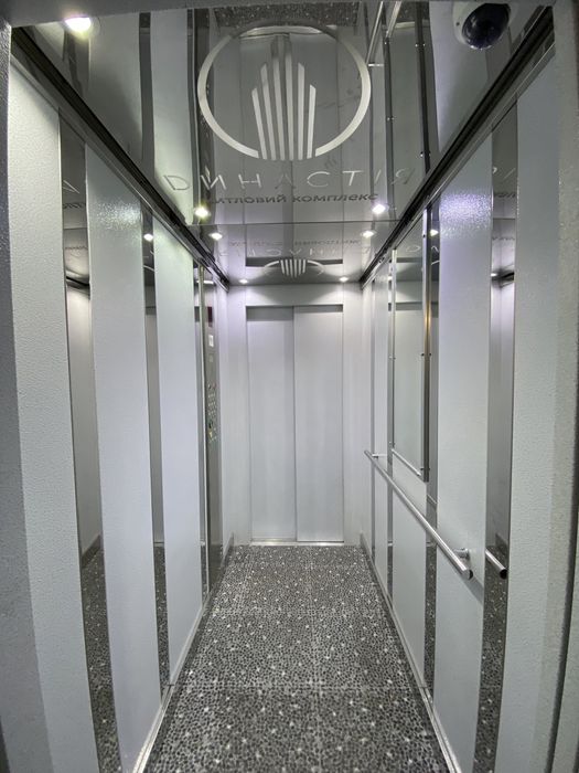 Квартира подобово: Сучасна квартира неподалік від центру