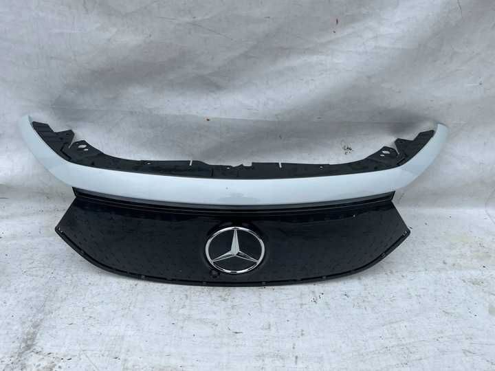 Решітка радіатора Mercedes Benz EQA