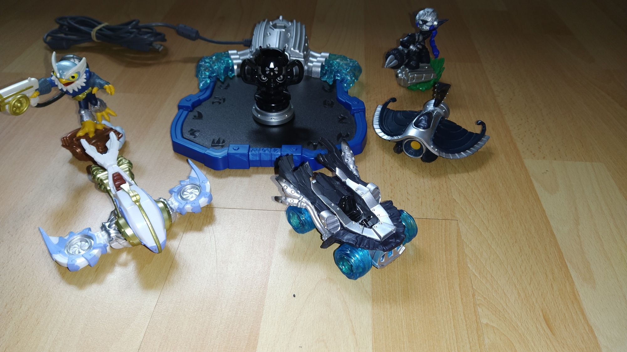 Skylanders Superchargers: figurki, puchar, pojazdy, portal, gra,