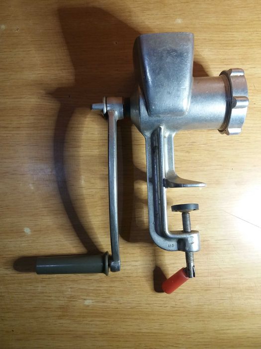 Мясорубка ручная механическая(алюминий)