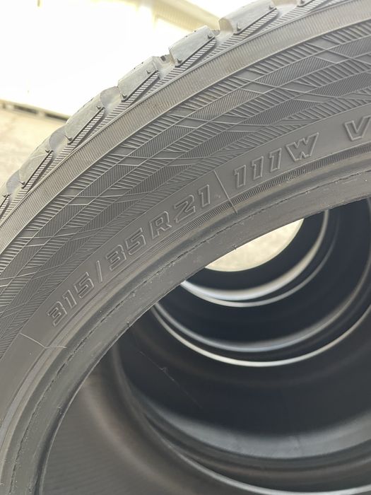 Зимова резина 275/40 R21, 315/35 R21 Yokohama Bluearth winter
