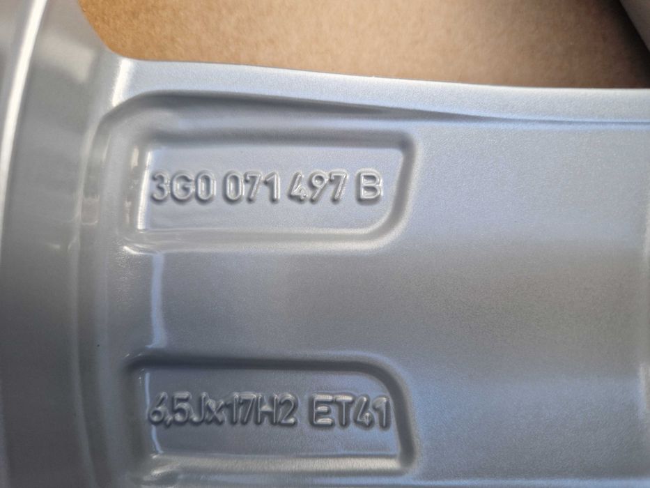 Felgi 17 VW GOLF 5, 6, 7, 8, Touran, Caddy, T-Roc, Jetta, Passat 5x112