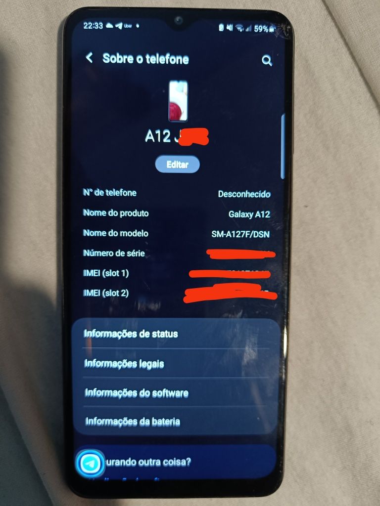 Telemóvel Samsung A12 pronto a ser usado conta com unma fenda no vidro