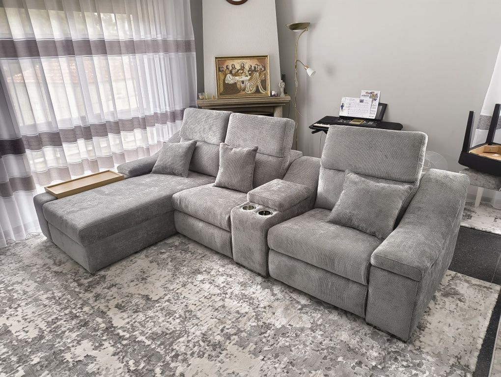 Sofá com relax elétrico/Sofa with electric reclining function.