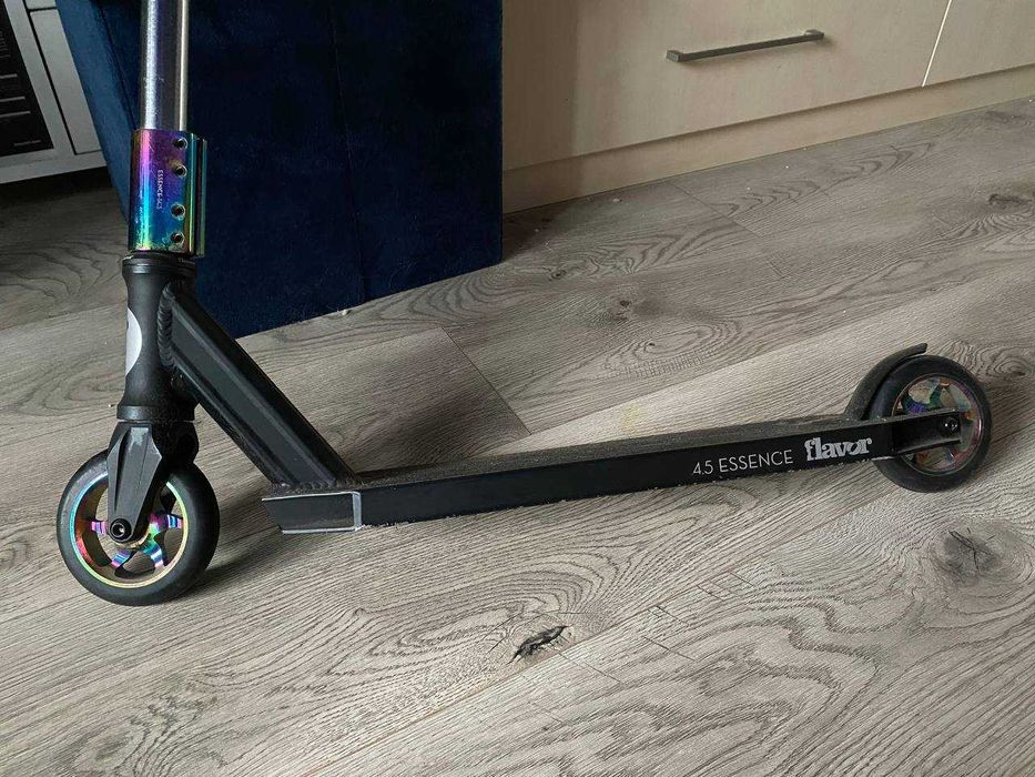 Трюковий самокат Flavor Essence 4.5" V2 Pro Scooter Black Neo