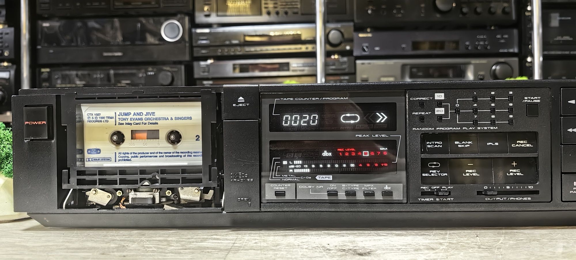 Касетний програвач Akai GX-R66