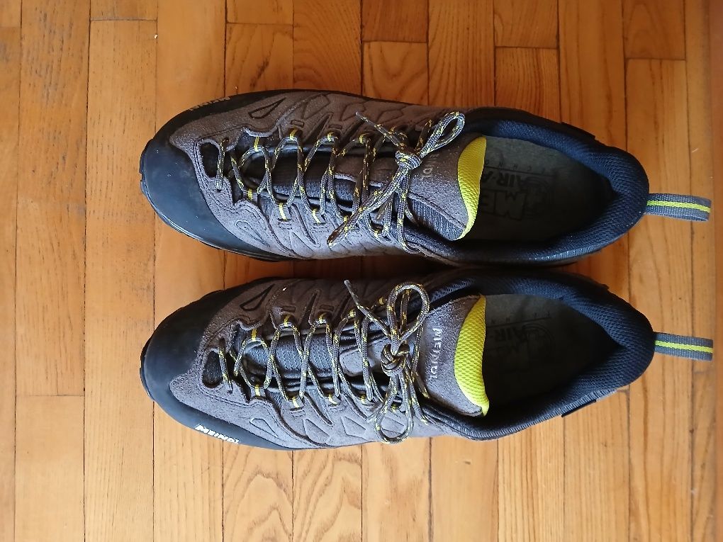 Трекинговые кроссовки фирмы Meindel Gore-tex