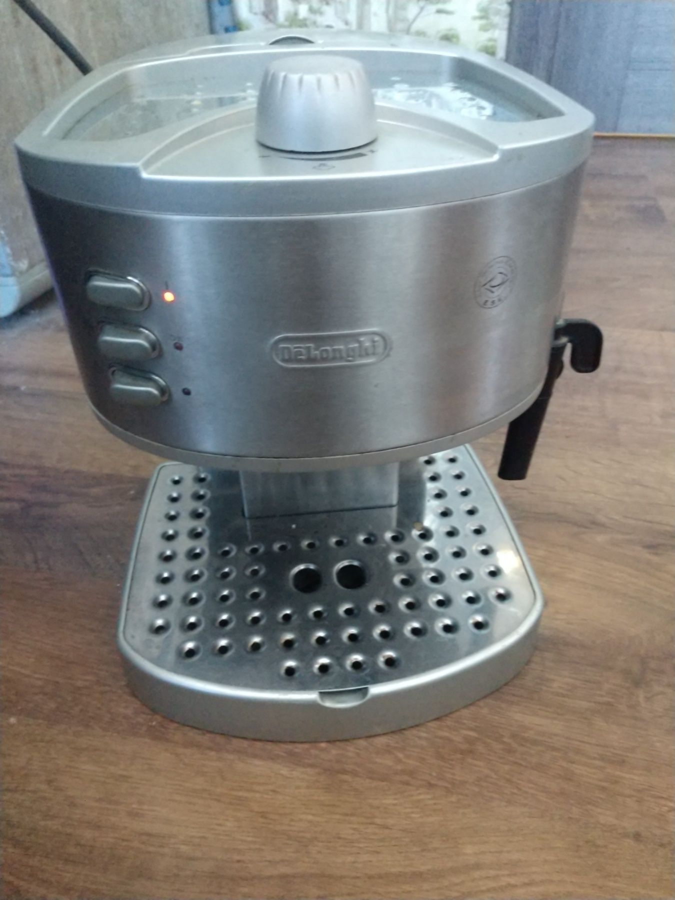 Кофеварка DeLonghi EC 330 S