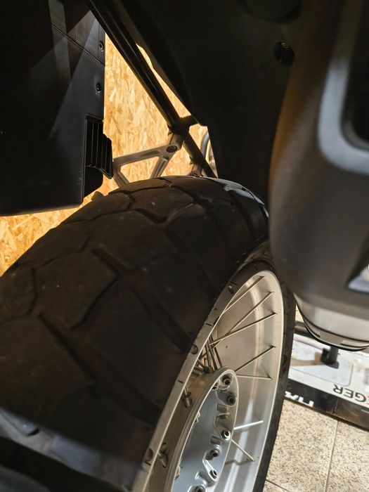 GS 1200 rebaixada de fábrica 2018 Nacional.