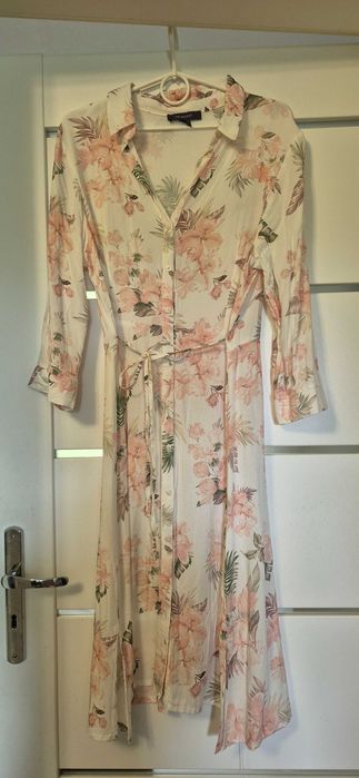 Bawełniana sukienka w pastelowych kolorach i okazyjnej cenie