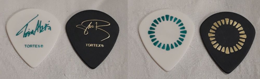 Медиаторы гитаристов Tosin Abasi и Javier Reyes (Animals as Leaders)