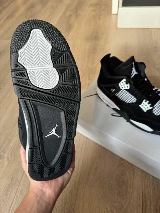 Buty meskie Mokasyny Nike_Air_Jordan_4_Retro_White_Thunder R.40