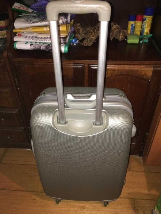 Mala viagem grande da Benetton optimo estado