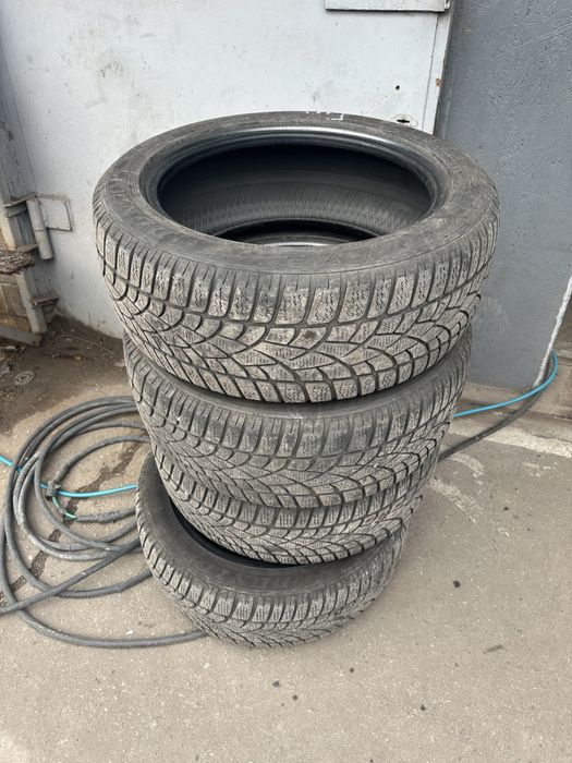 Зимові шини 225/50/R17