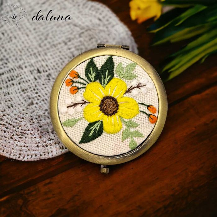 Espelhos Compactos Bordados de Flores Artesanais da daluna