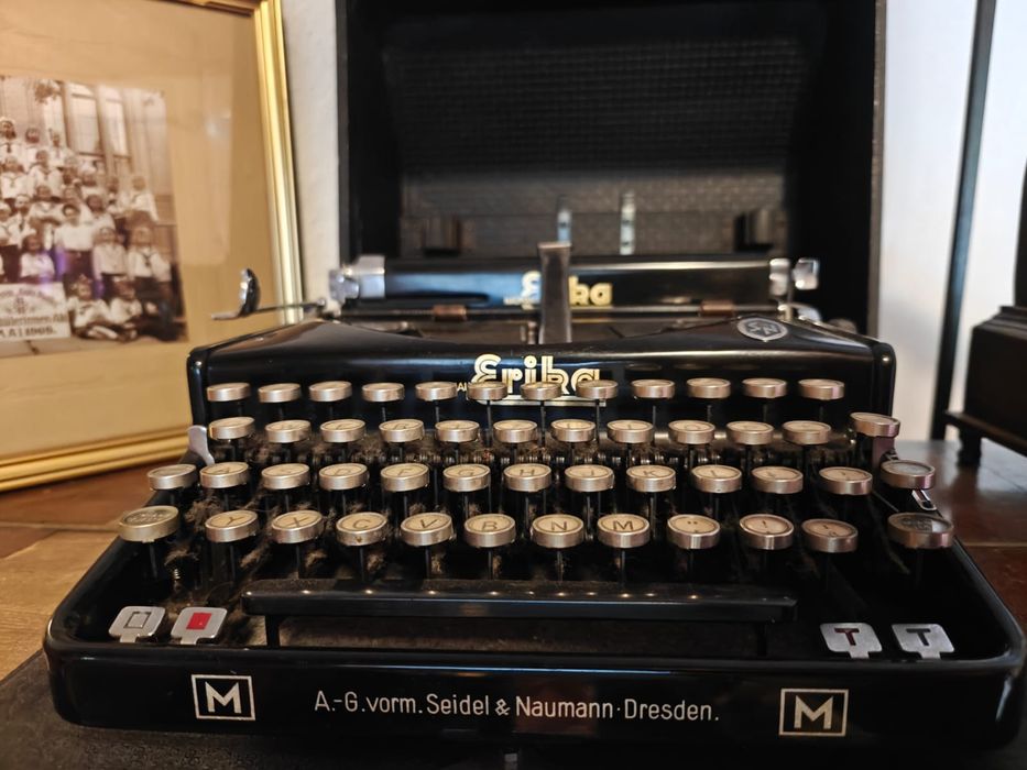 Maszyna do pisania ERIKA M oryginalna drewniana torba