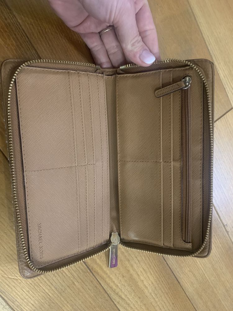 Portfel Michael Kors - skóra- stan bdb-