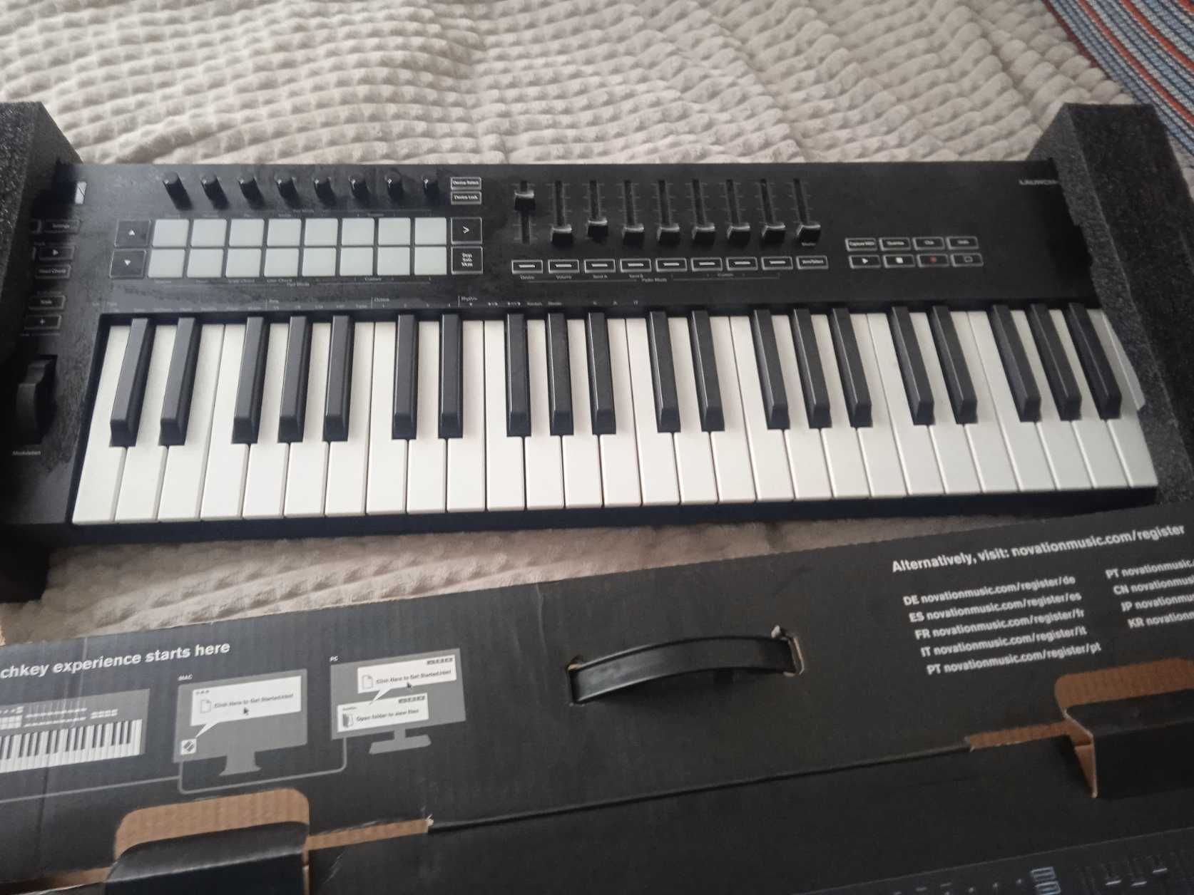 MIDI-клавіатура Novation Launchkey 49