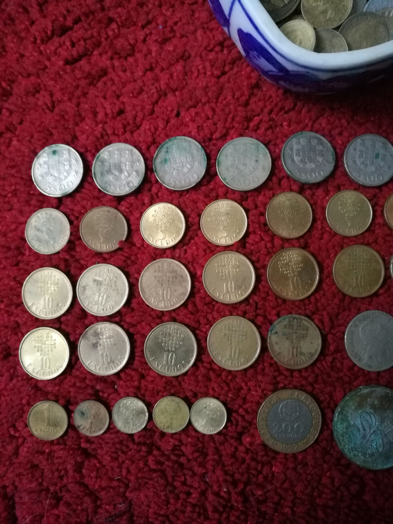 Lote de várias moedas portuguesas e estrangeiras