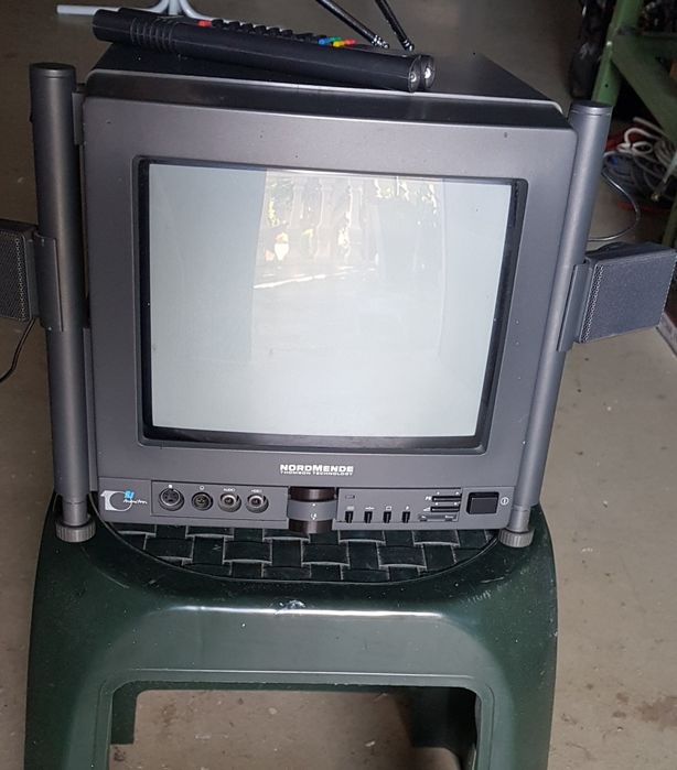 Televisão de coleçõa nordmende a 220 e 12v