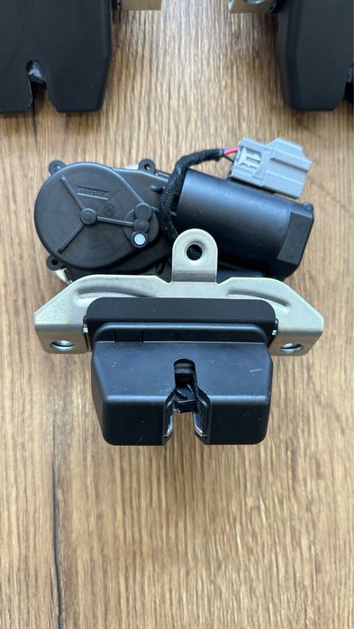 Ford Edge 2015-2024 замок капота оригінал кришки багажника електро