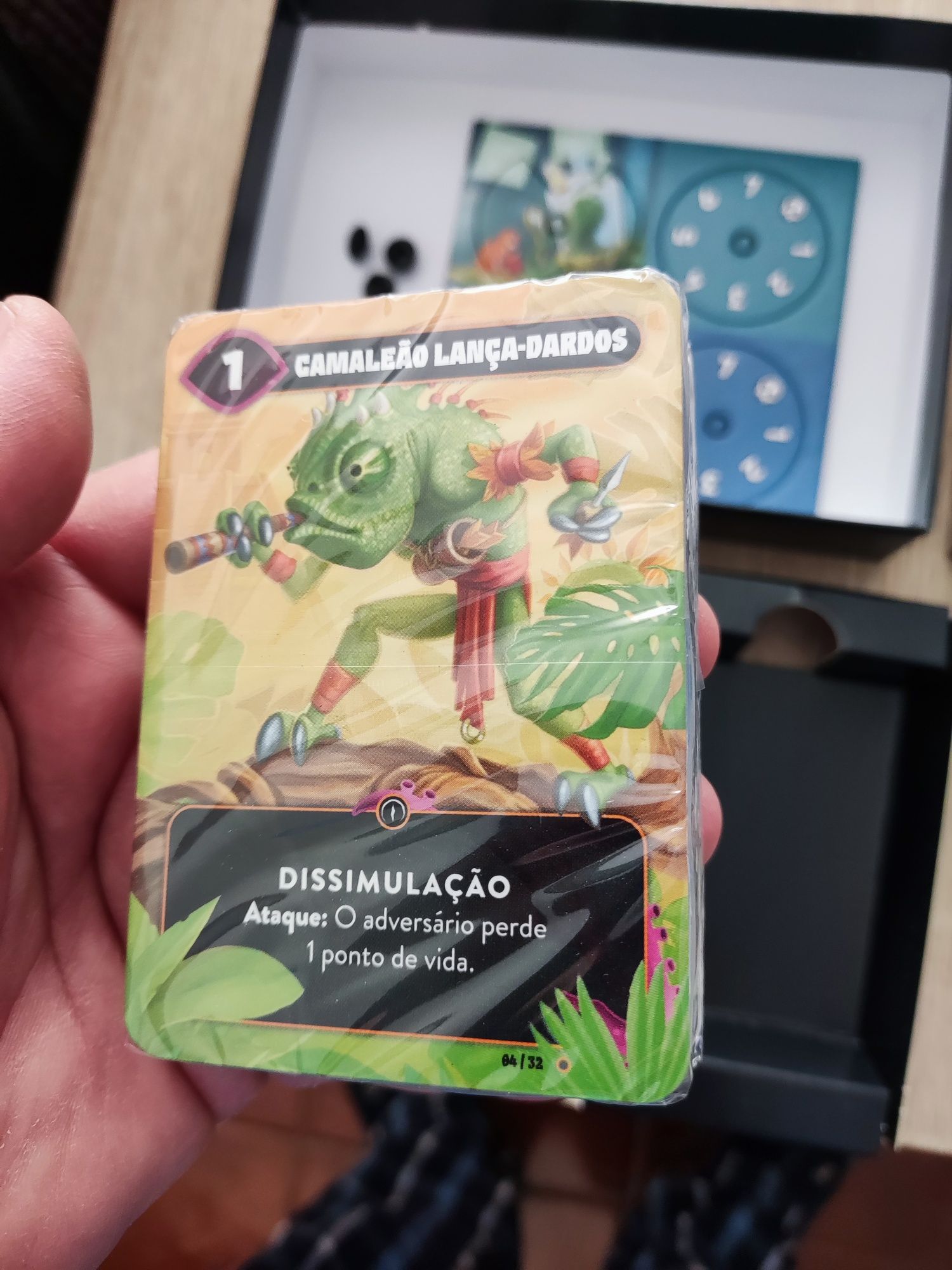 2 Jogos de cartas mind bug e kaboom novos