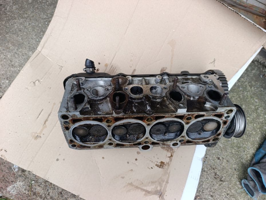 Головка блоку 026103373Q  Vw Audi Seat  1.6-1.8 Passat b3-b4 Audi 80