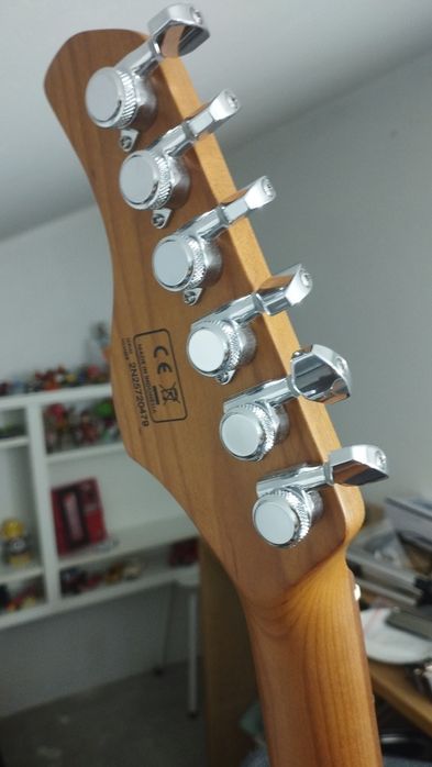 Sire Larry Carlton S7
