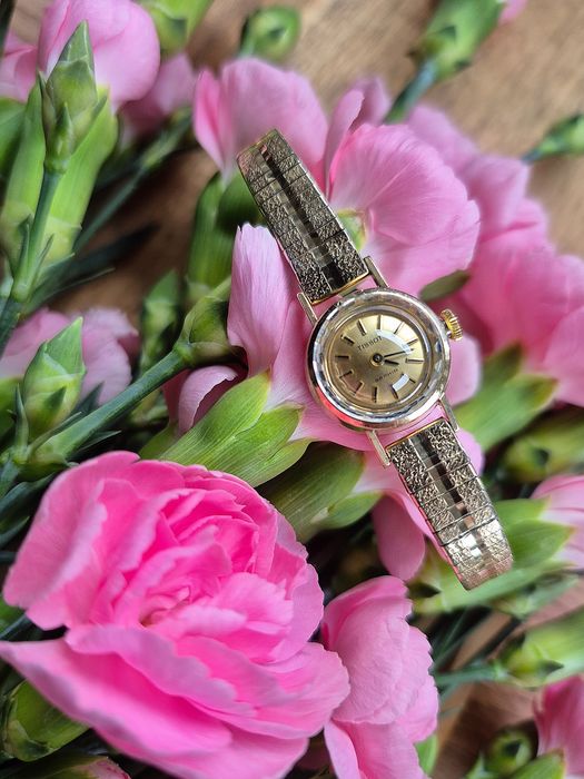 Śliczny stary zegarek mechaniczny Tissot  Saphir