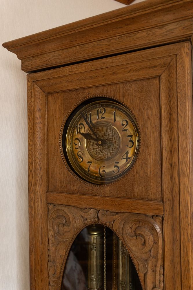 Drewniany zegar stojący