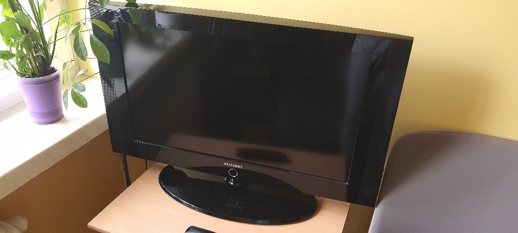 Telewizor Samsung 32 cale sprawny