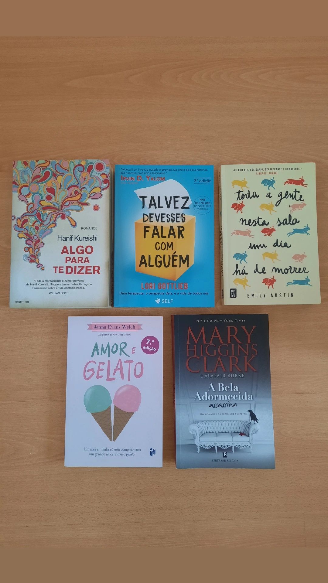 Livros variados usados