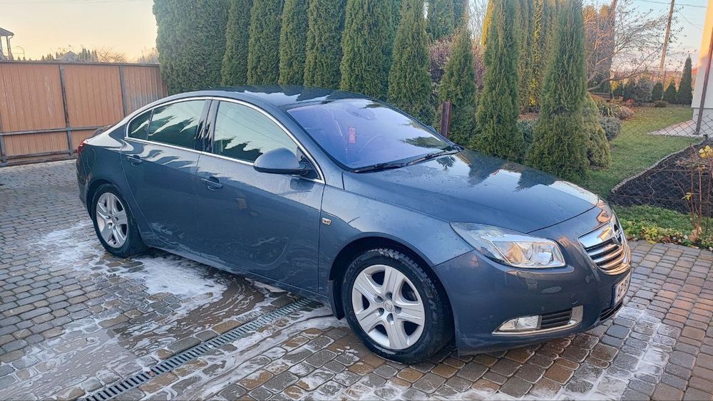 Продам авто Opel Insignia 2.0 дизель, гарний стан та комплектація
