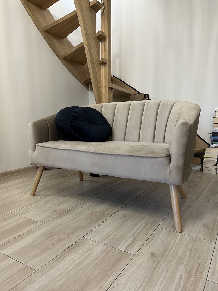 Piękna i elegancka sofa