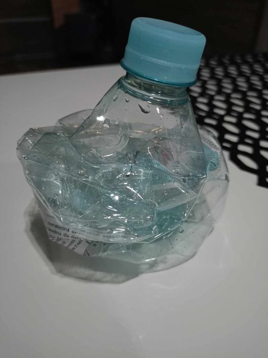 Zgniatarka do puszek przenośna 2,5 l