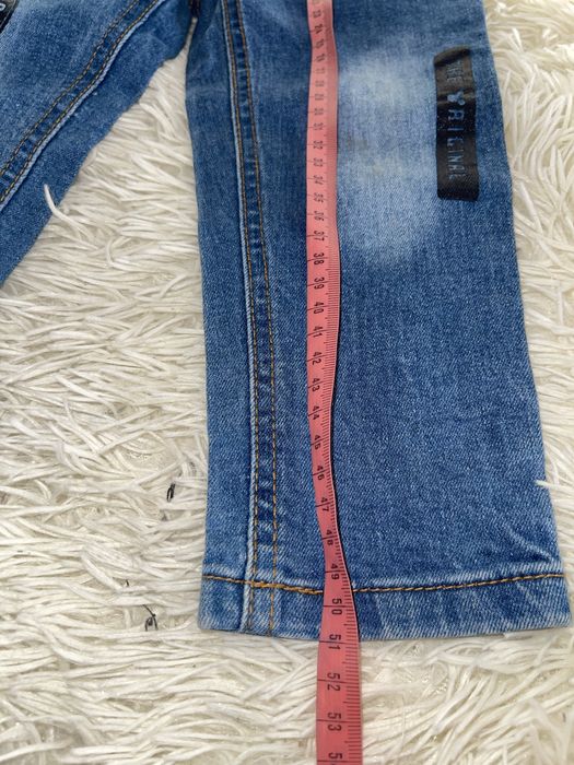 Джинсы с мики маусом