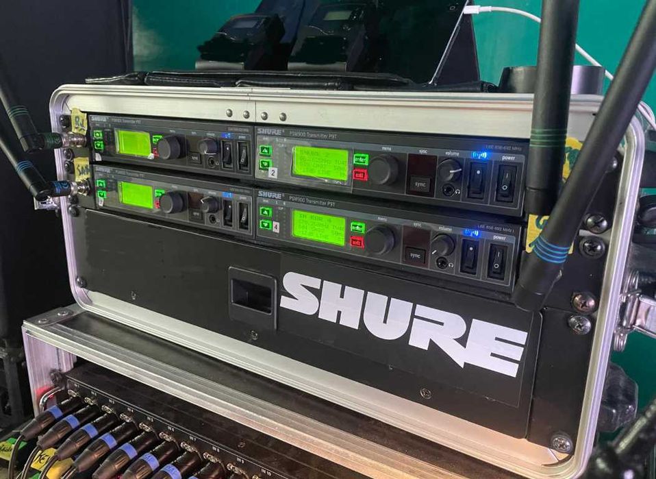 RACK IN EARS SHURE PSM900 - 4 Sistemas Completos 656 - 692 Mhz