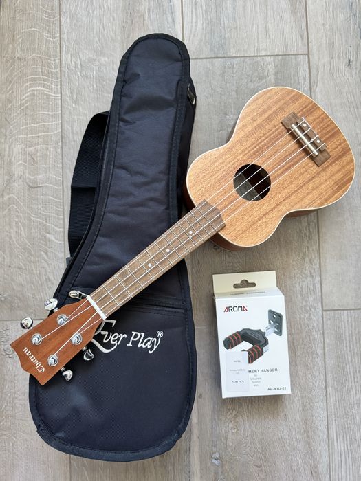 Ukulele Chateau MAS01 futerał Ever Pay i uchwyt Aroma