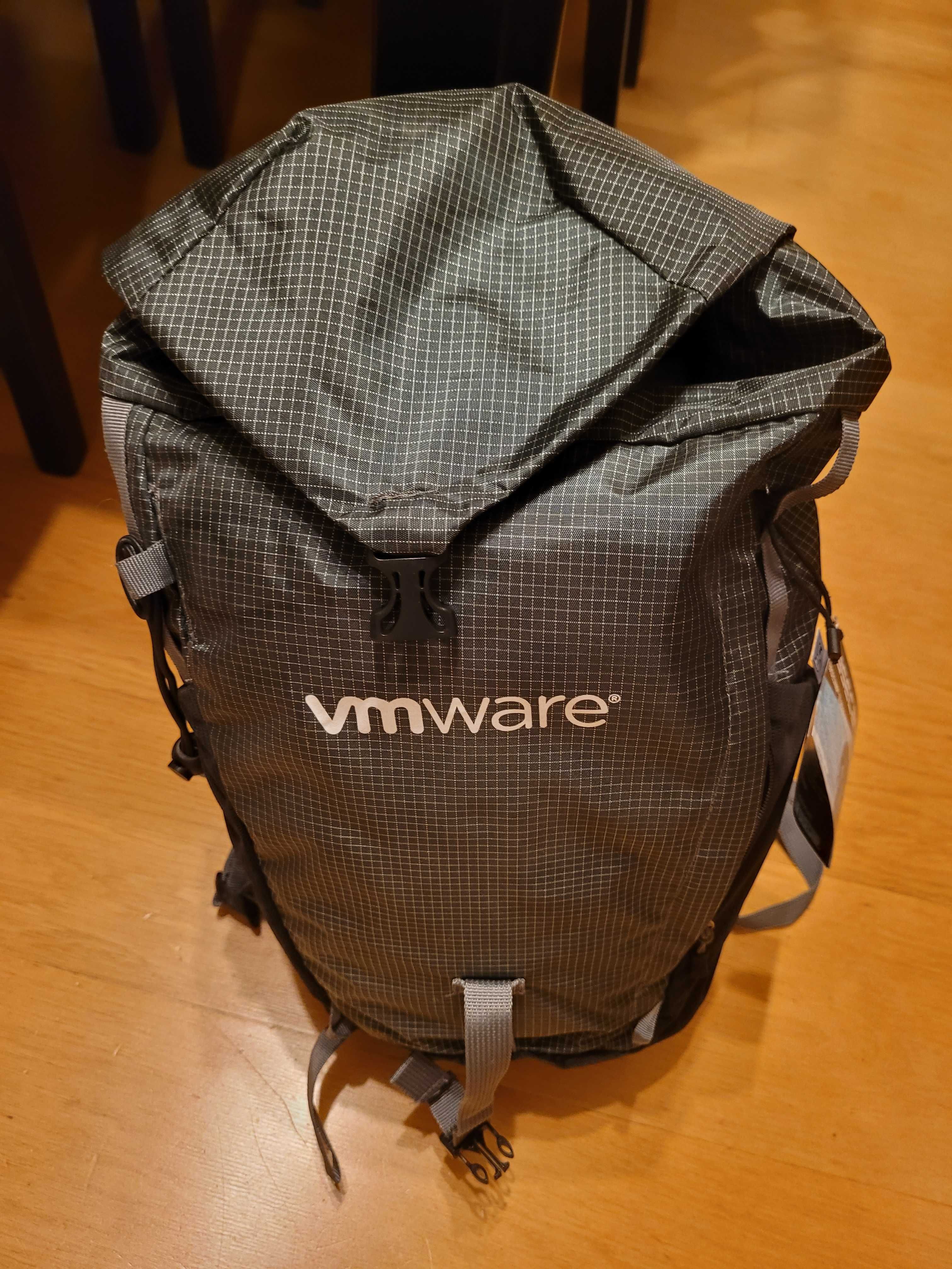 Plecak BC20720: Basecamp Glacier Peak Hydration Backpack z logo VMware