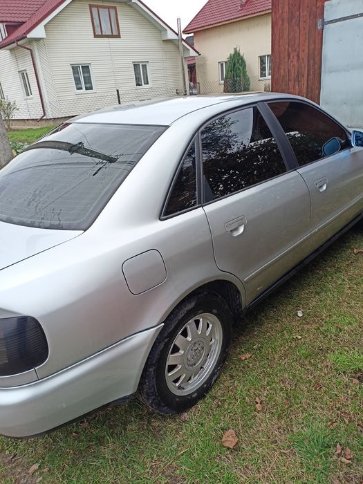 Продам Ауді  А4 2000р.