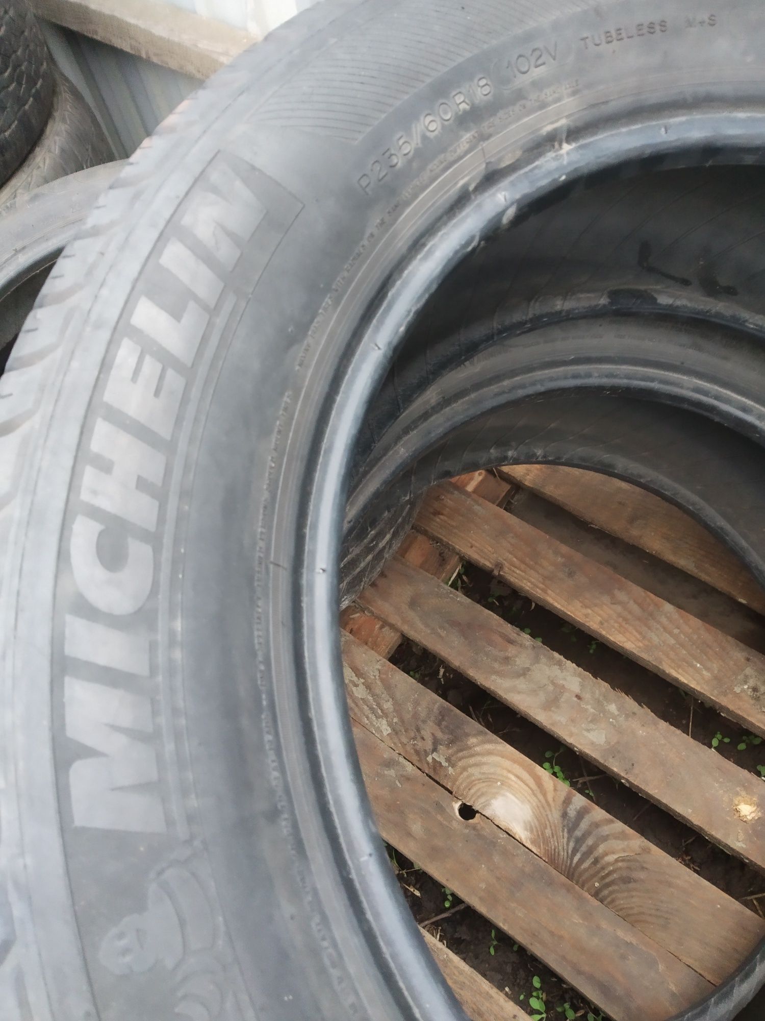 235/60R18 Michelin пара