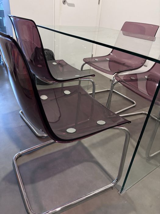 Mesa de jantar de vidro c/ 4 cadeiras