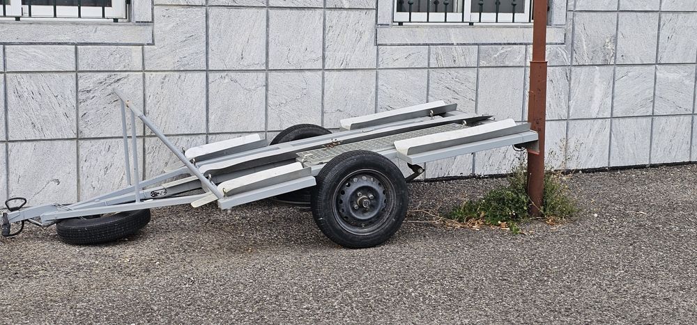 Vendo atrelado 3 motas