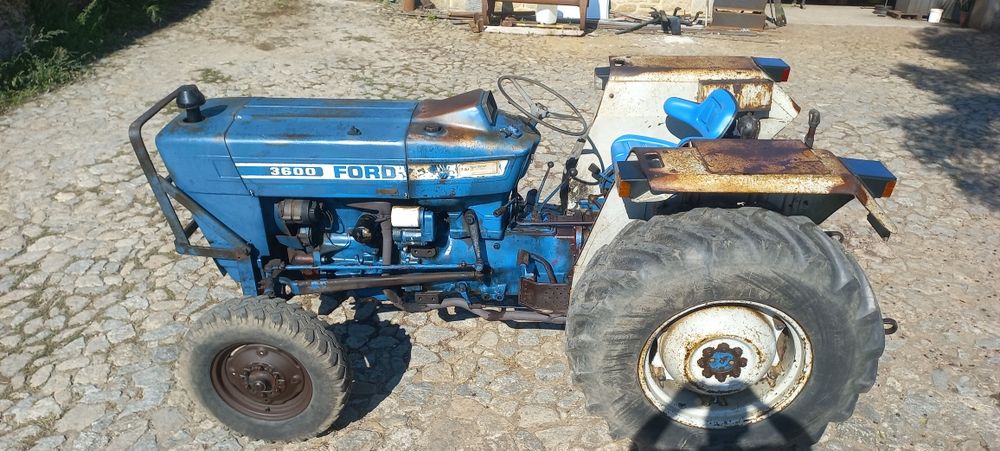 Vendo Ford 3600 tudo original com documentos