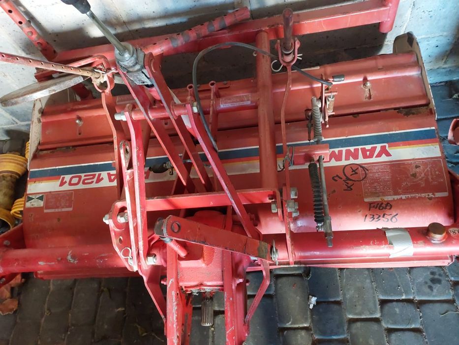 Glebogryzarka  YANMAR