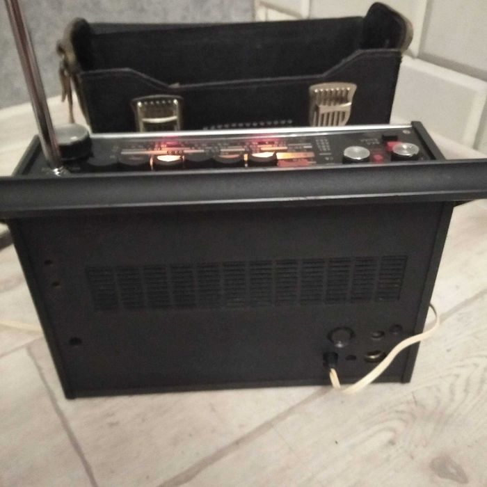 Радиоприемник МАЯК 2  / спецзаказ МО СССР для офицеров