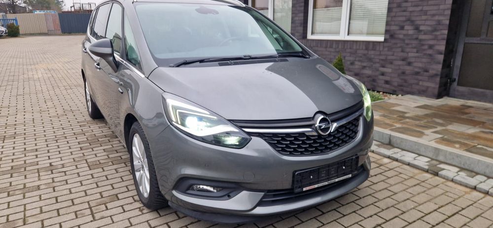 Opel Zafira Tourer 7 osób Ledy kamera hak 1,6 turbo 170km