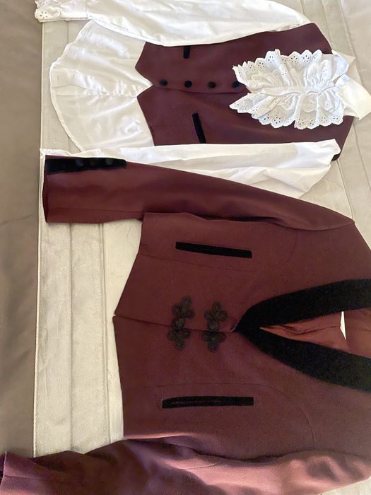 Vendo traje á Portuguesa S